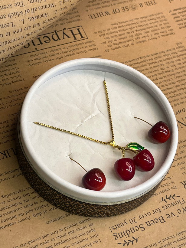 گردنبند گیلاس به همراه گوشواره گیلاس ست گیلاس
